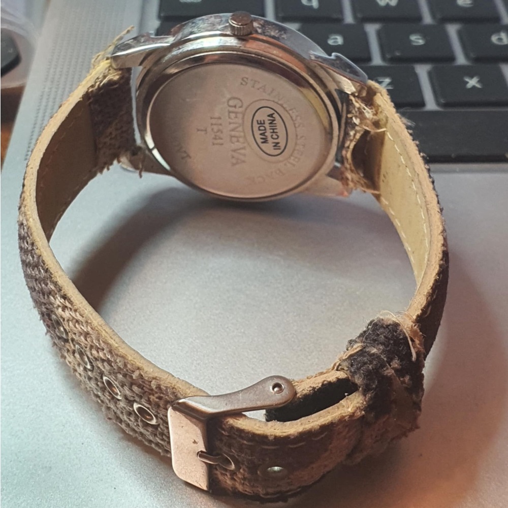 🦋10/$20🦋 Geneva 11541 Silver/Tan/Camouflage Nylon Women's Watch - Picture 4 of 4